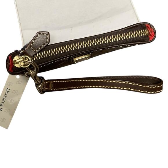 Dooney & Bourke Embossed Disney Aulani Wristlet NEW - Picture 15 of 15